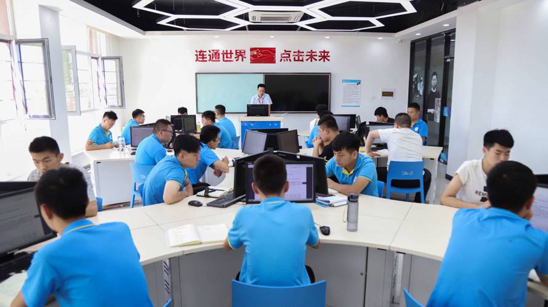 科技引领未来：佳木斯喜雨网络科技的创新之路